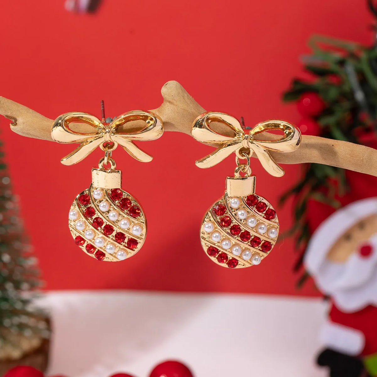 Vintage Christmas Pearl Bow Light Bulb With Diamond And Pearl Earrings