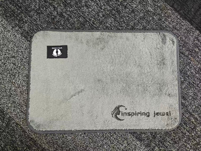 InspiringJewl Rug in Grey