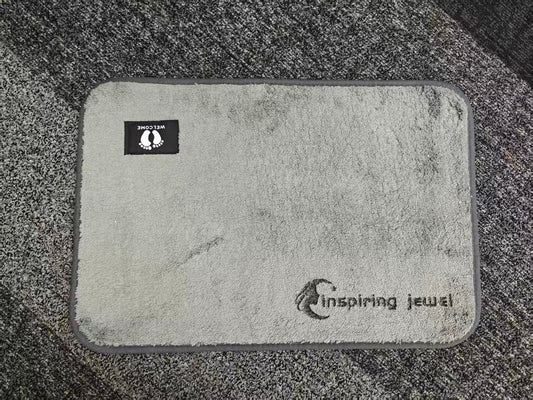 InspiringJewl Rug in Grey