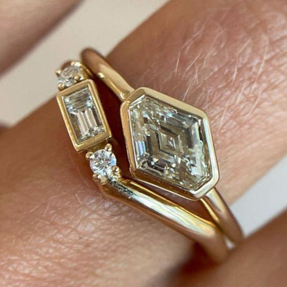 Vintage Two Piece Rhombus Moissanite Ring Set