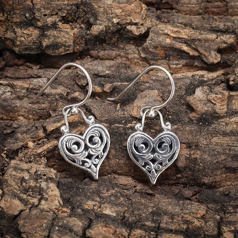 Vintage Elegant Heart Pattern Pendant Earrings
