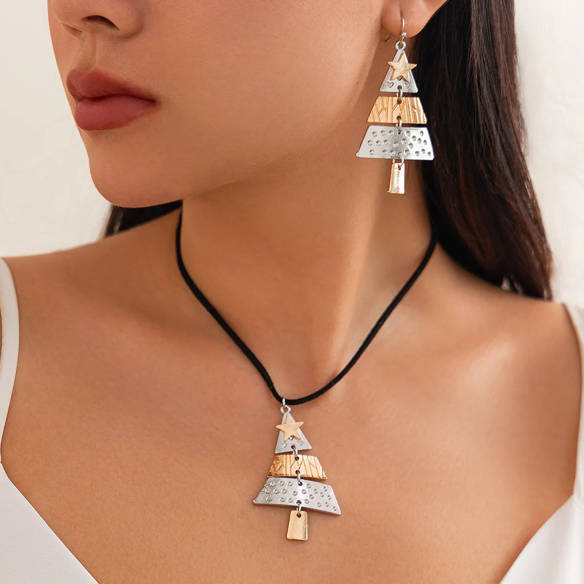 🎄Mixed Metal Christmas Tree Drop Earrings