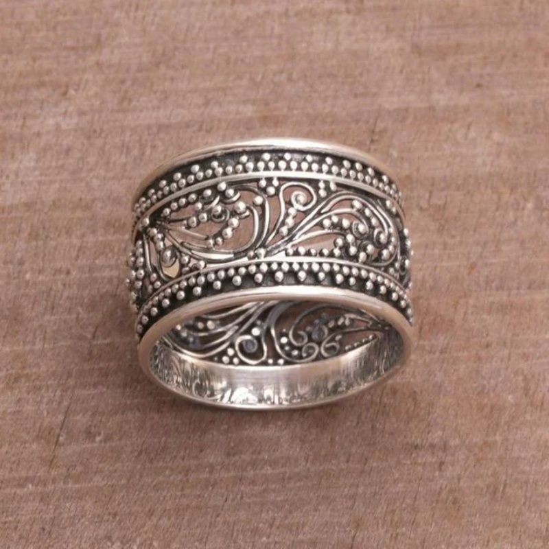 Personalized Hollow Fashion Ring
