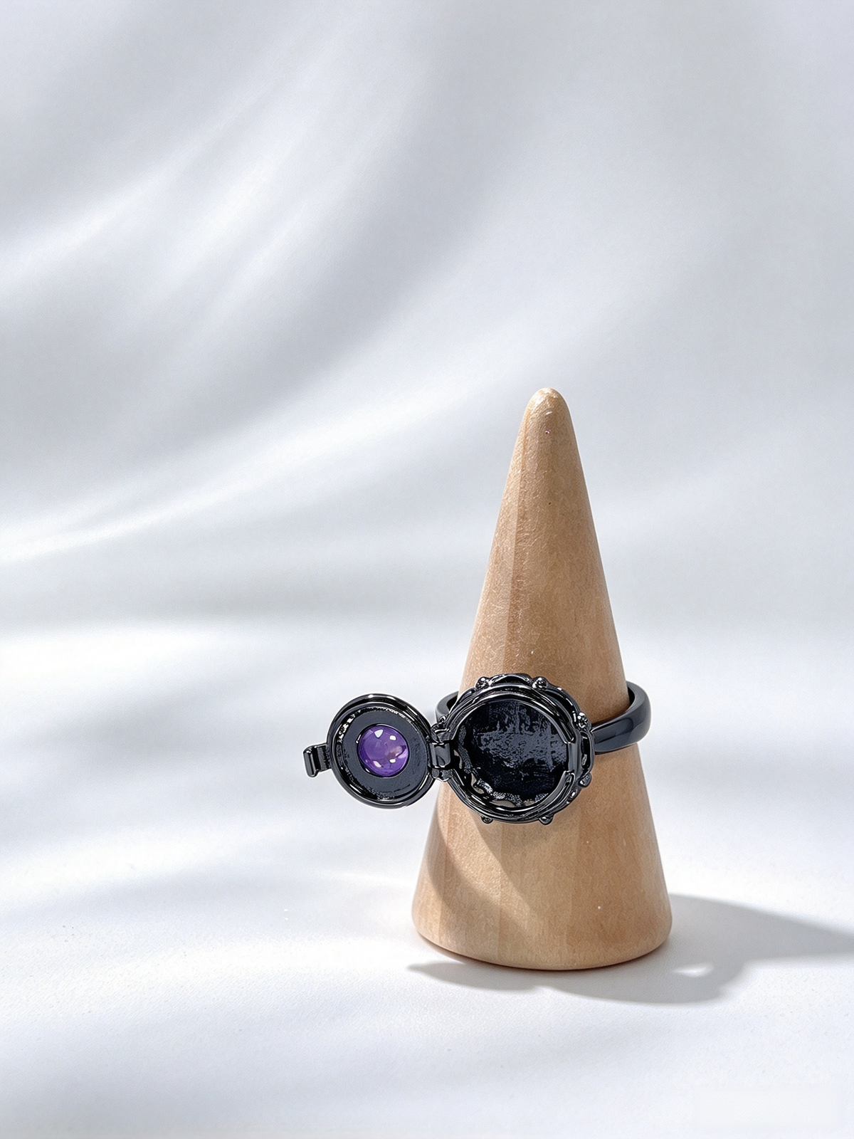 Gothic Openable Locket Ring, Natural Round Amethyst, Gunmetal Vintage Keepsake Ring for Fragrance, Notes & Memorial Treasures