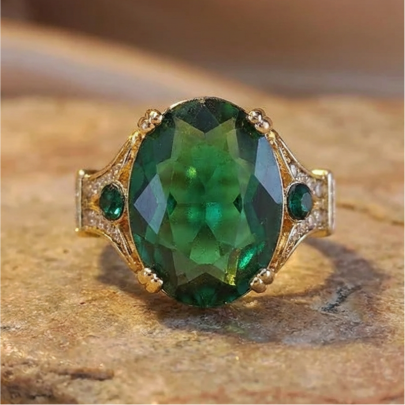 Vintage Green Bright Stone Golden Ring