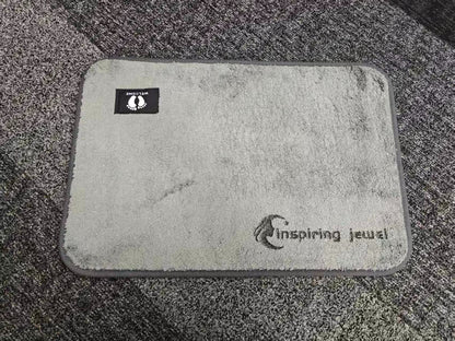 InspiringJewl Rug in Grey